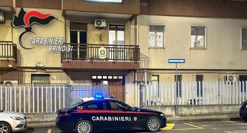 Legata a una sedia e rapinata in casa, due arresti 