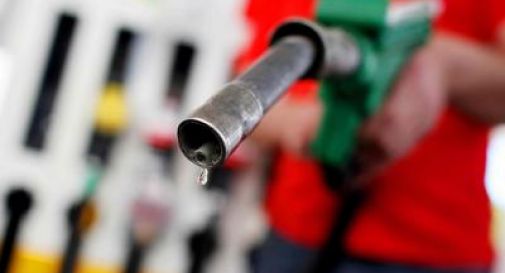 Prezzi benzina e diesel ancora in calo: 1,60 la verde