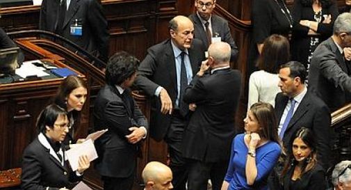 Pd sotto choc, Bersani si dimette: ''Uno su quattro è un traditore''