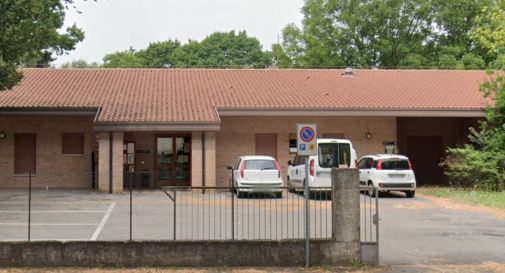 Vandali in biblioteca a Quinto: lavandino sfondato e pavimento allagato