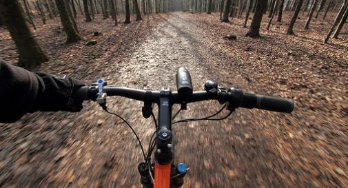 Cicloturista a si infortuna a Valdobbiadene: scattano i soccorsi