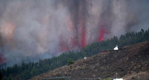 Spagna, eruzione vulcano a La Palma nelle Canarie