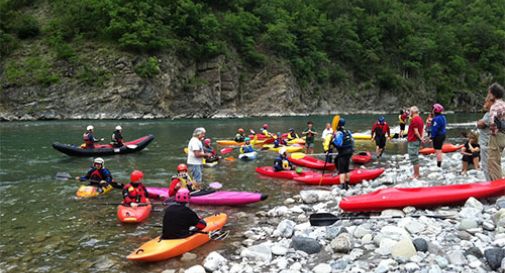 Canoisti trovano un cadavere nelle acque del Po