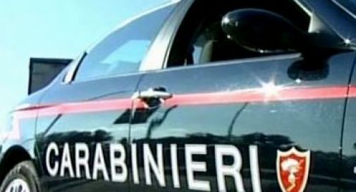 Zingari pestano un commerciante, lo rapinano e fuggono con 10mila euro