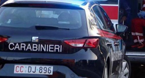 Scontro frontale nella notte: grave un automobilista