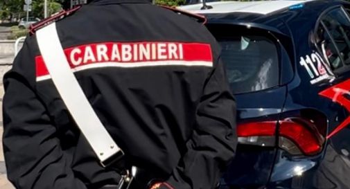 Porta il figlio dall'esorcista e lo lega nel parco: arrestato