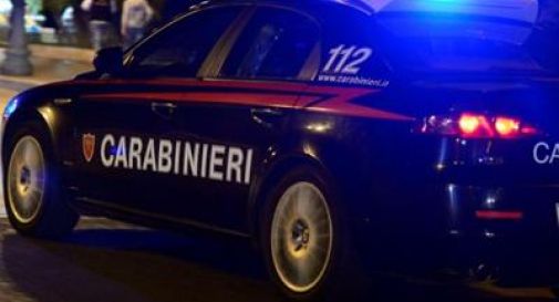 Tentano di uccidere un 17enne e suo padre: tre giovani fermati