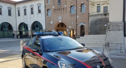 una pattuglia dei Carabinieri in centro a Oderzo