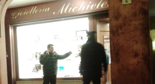 Rapina in gioielleria: per i ladri sconto della pena?