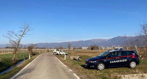 Esce di strada con l'auto a Cordignano: grave trentenne 