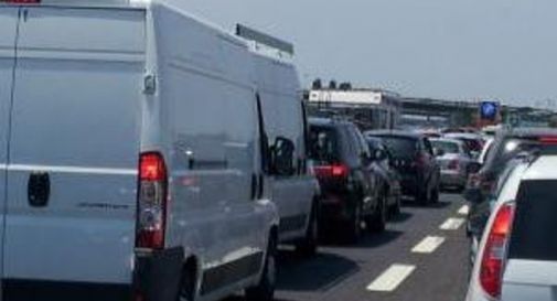 Incidente mortale in tangenziale a Treviso: traffico in tilt