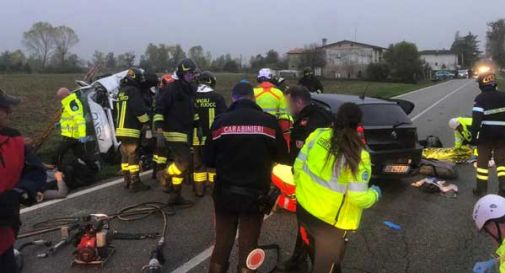 Schianto frontale, il bilancio è di 5 feriti