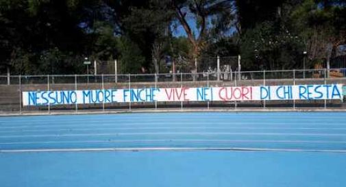 Strage in A4: a Riccione stadio gremito per i funerali 