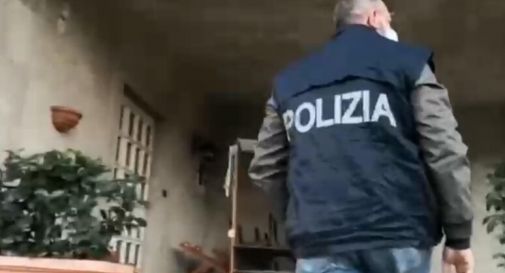 Spiegava via social come costruire una bomba