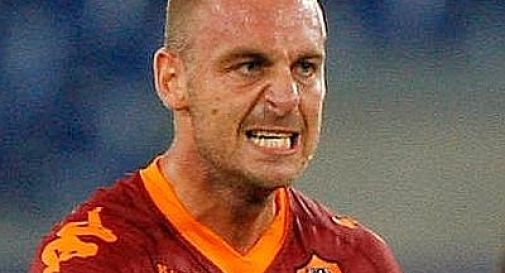 Derby, De Rossi paga caro il pugno in faccia a Mauri