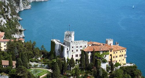 Ferito dopo il tuffo: operato tre volte