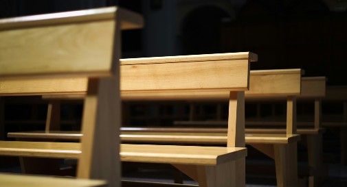 Fanno sesso in chiesa prima della messa: coppia denunciata
