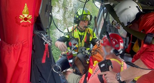 Bloccato sul col Visentin, escursionista salvato con l'elicottero