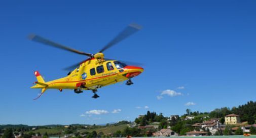 Motocicletta si schianta contro un'auto in centro a Follina