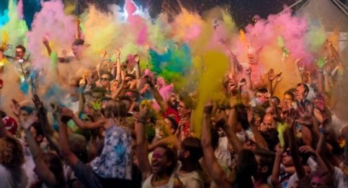 Asolo in 10mila per il festival dei colori Oggi Treviso News