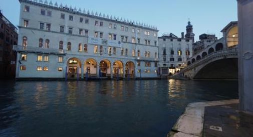 Tuffi e parkour nei canali di Venezia, individuati e multati