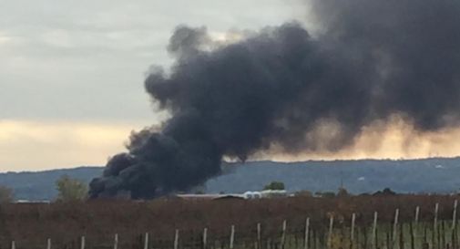 Falzè di Piave, capannone a fuoco