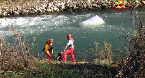 Giallo a Gorgo per un furgone nel fiume