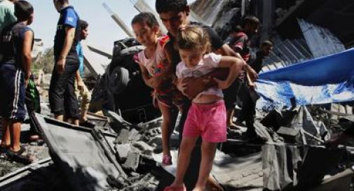 Ancora raid su Gaza, oltre 200 morti. Quattro bimbi uccisi in spiaggia