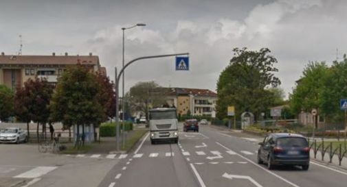 Fermano un auto scarcassata a Vedelago. La scoperta sconcertante quando  aprono il cruscotto, Oggi Treviso, News