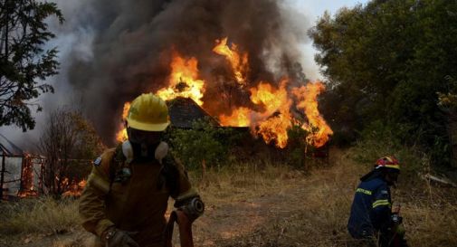 Grecia nella morsa degli incendi, 'storica' ondata di caldo