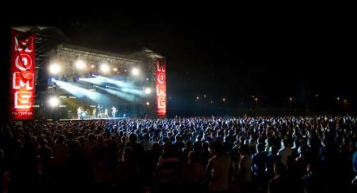 Derubano ragazza all’Home Festival, un arresto e due denunce