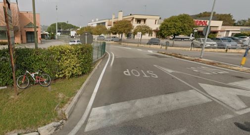 Conegliano, camion danneggia cabina del gas e taglia la corda