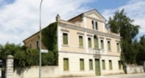 Vandali bivaccano a villa Galli, denunciati due giovani