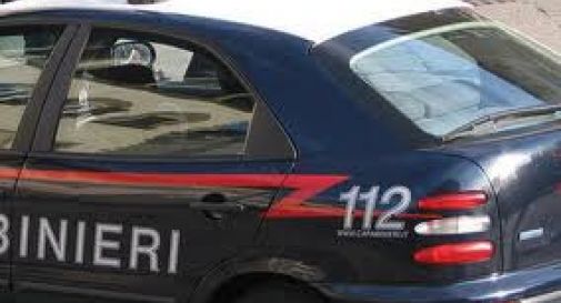 Evade dai domiciliari e scambia per pusher i carabinieri: arrestato