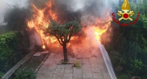 Incendio in garage, donna ricoverata in ospedale  