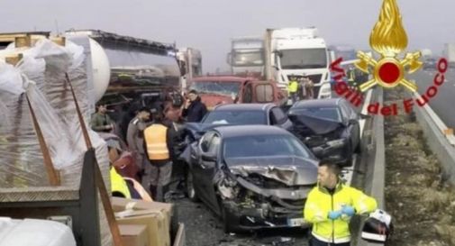 Carambola di incidenti in A1 per nebbia, 25 feriti 