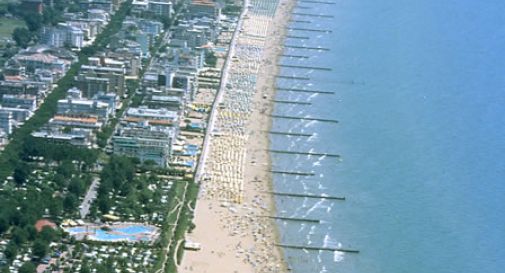 Niente donne al lavoro sulla spiaggia di Jesolo. Per non offendere i musulmani