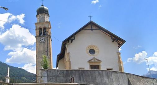 Temporale distrugge sacrestia di una chiesa nelle Dolomiti 