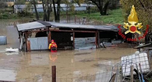 Raffiche di vento e pioggia: danni, crolli e allagamenti