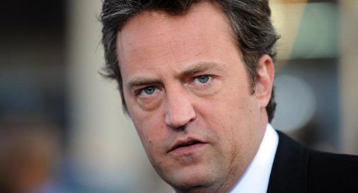 Matthew Perry, arresti per la morte dell'attore star di 'Friends' 