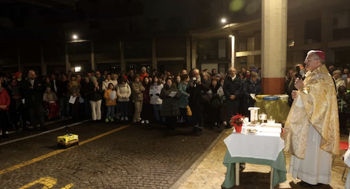 Torna la messa della Vigilia con il vescovo Tomasi alla stazione delle corriere di Treviso