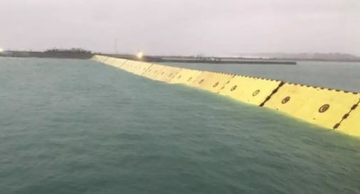 Acqua alta a Venezia, torna a sollevarsi il Mose