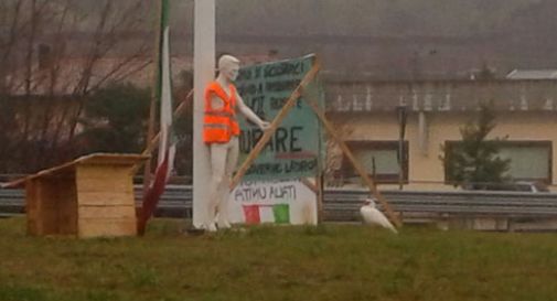 Forconi: la pioggia blocca la protesta. Ma non l'anatra