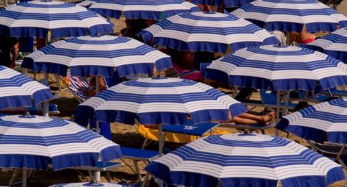 Malore in spiaggia, turista veneta muore nel Salento