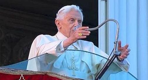  L'addio di Benedetto XVI: ''Non più pontefice ma pellegrino'' 