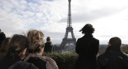 Terrorismo, una parete di vetro proteggerà la Torre Eiffel