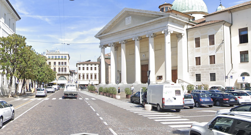 Treviso, piazza Duomo senza auto, venerdì prove di pedonalizzazione