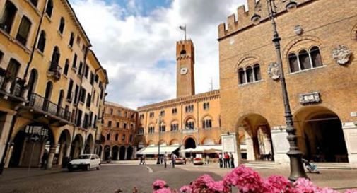 Piazza dei Signori: basta auto in sosta 