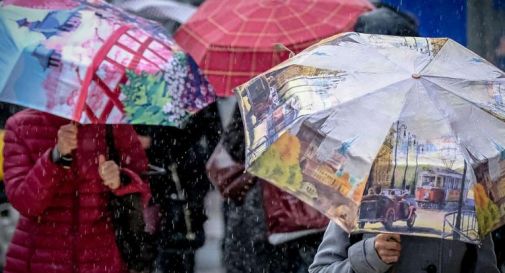 Due cicloni sull’Italia portano nubifragi, vento e mareggiate: ecco dove