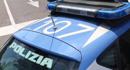 trovati morti padre, madre e figlia